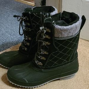 KHOMBU Women's Boots (NWT)